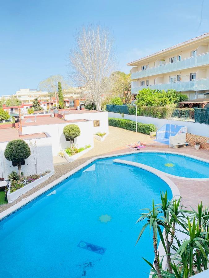 Bbq - Pool - Costa Apartments ซาลอว์ ภายนอก รูปภาพ